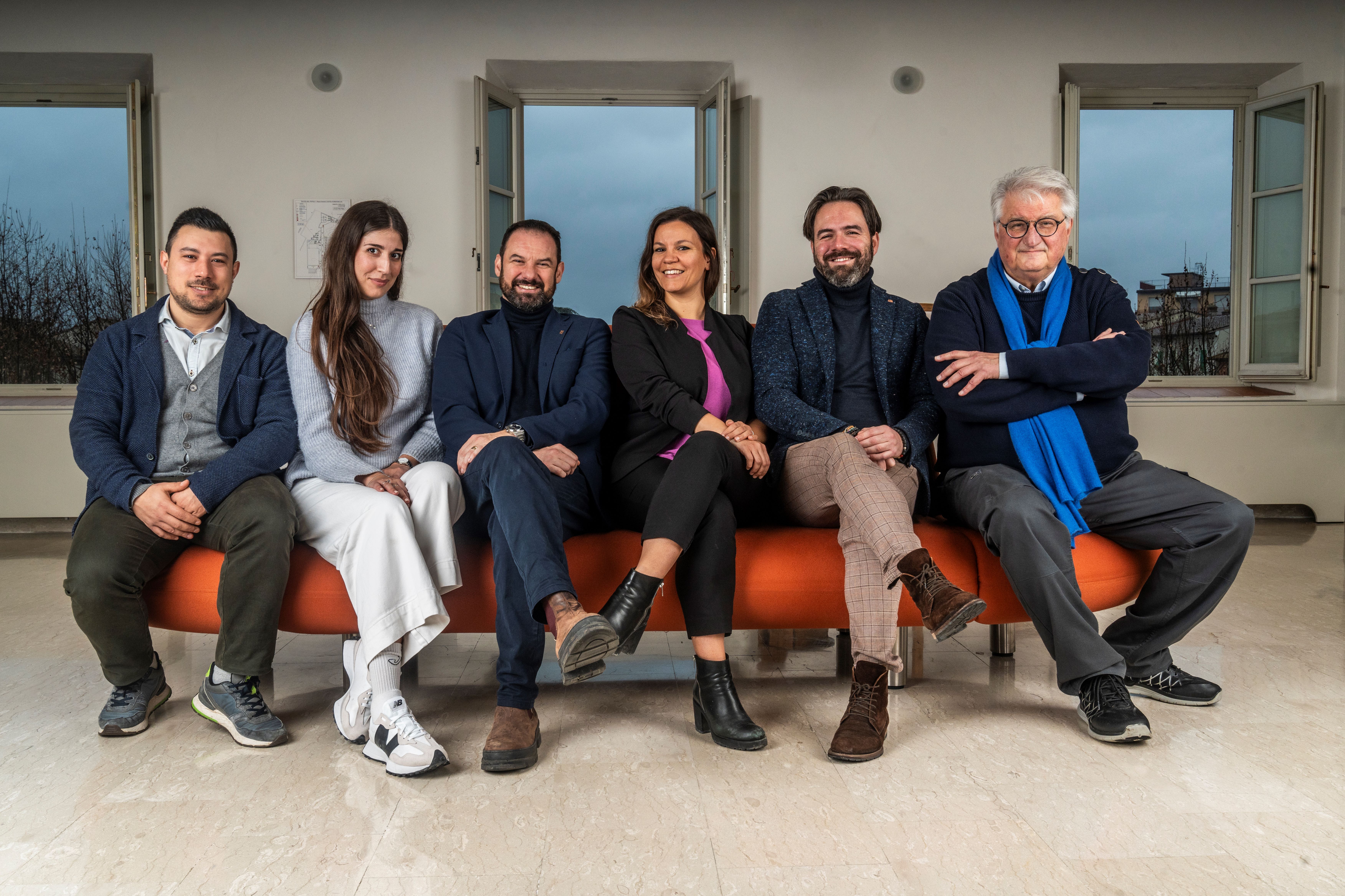 La Giunta Falorni: nella foto, da sinistra: Alessio Onnis, Francesca Giannì, Alessio Falorni, Claudia Centi, Simone Bruchi, Alessandro Tafi