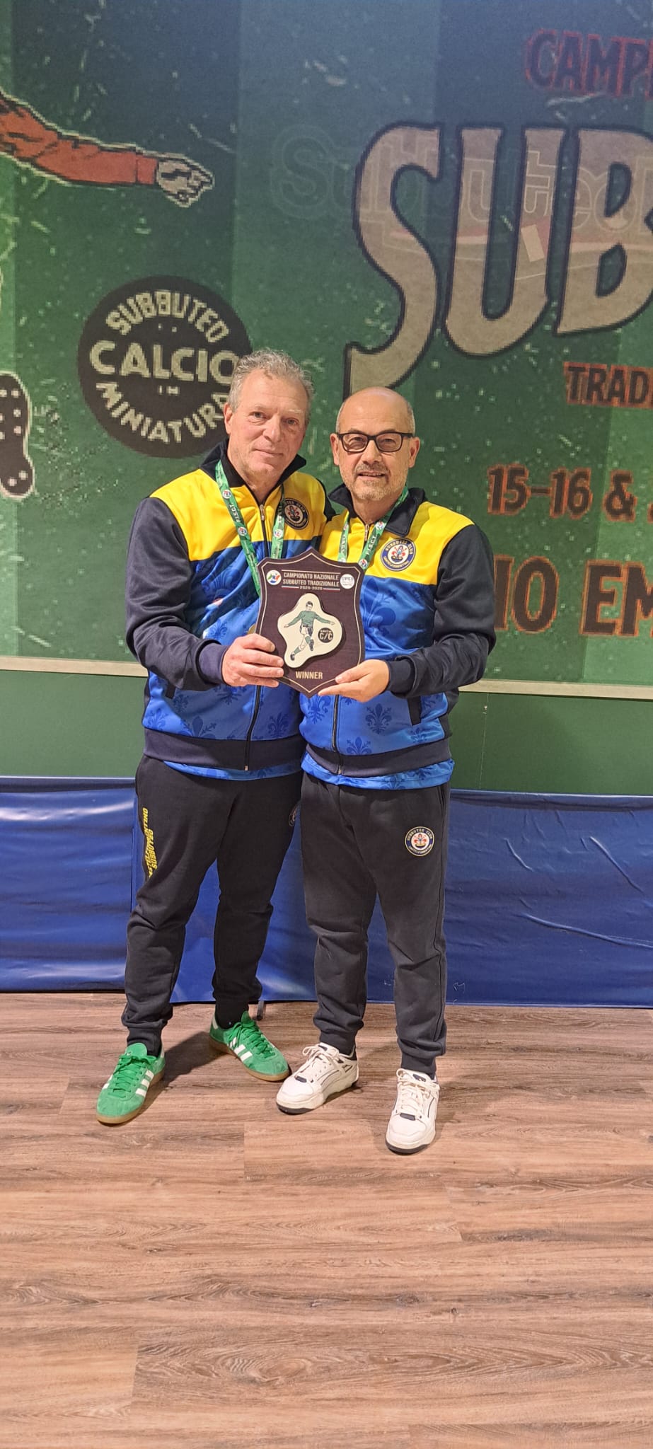 Nicola Dragoni (a sinistra) e Giuseppe Zaccardo (a destra), rispettivamente presidente e capitano del Subbuteo Club Castelfiorentino
