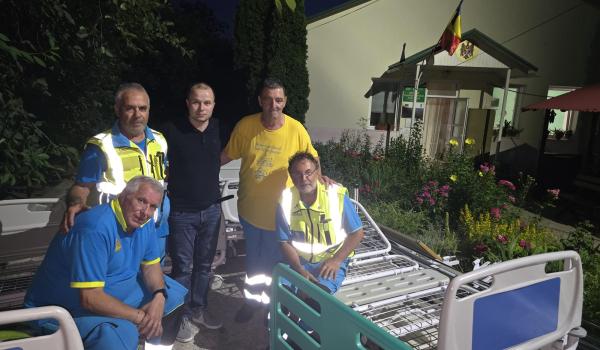  I volontari della Misericordia con al centro il Sindaco di Calfa